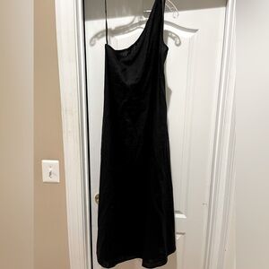 Rachel Zoe linen blend black dress. New but missing tags. Comfortable w/pockets.